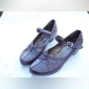 Fidji Mary Jane pumps